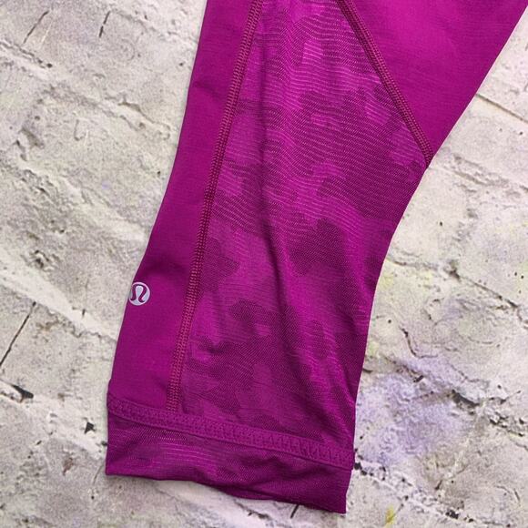 Lululemon Camo Crops - Picture 6 of 7